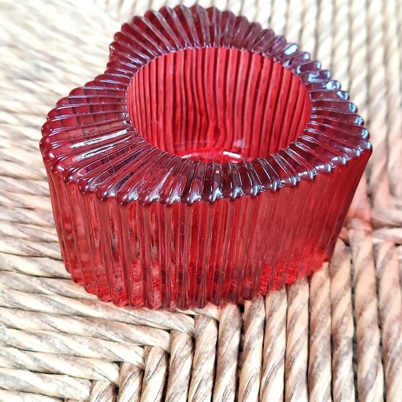 Red Heart-Shaped Candle Holders - Picture 4 of 6